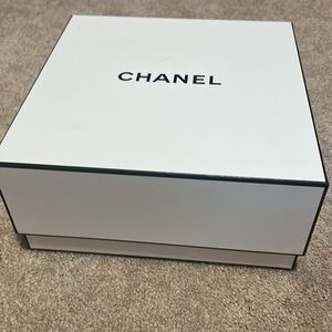 CHANEL Classic White Gift Box EMPTY